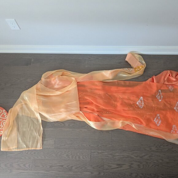 Vietnamese Dress - Ao Dai XS - Picture 2 of 2